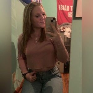 Meet your Posher, Elissa